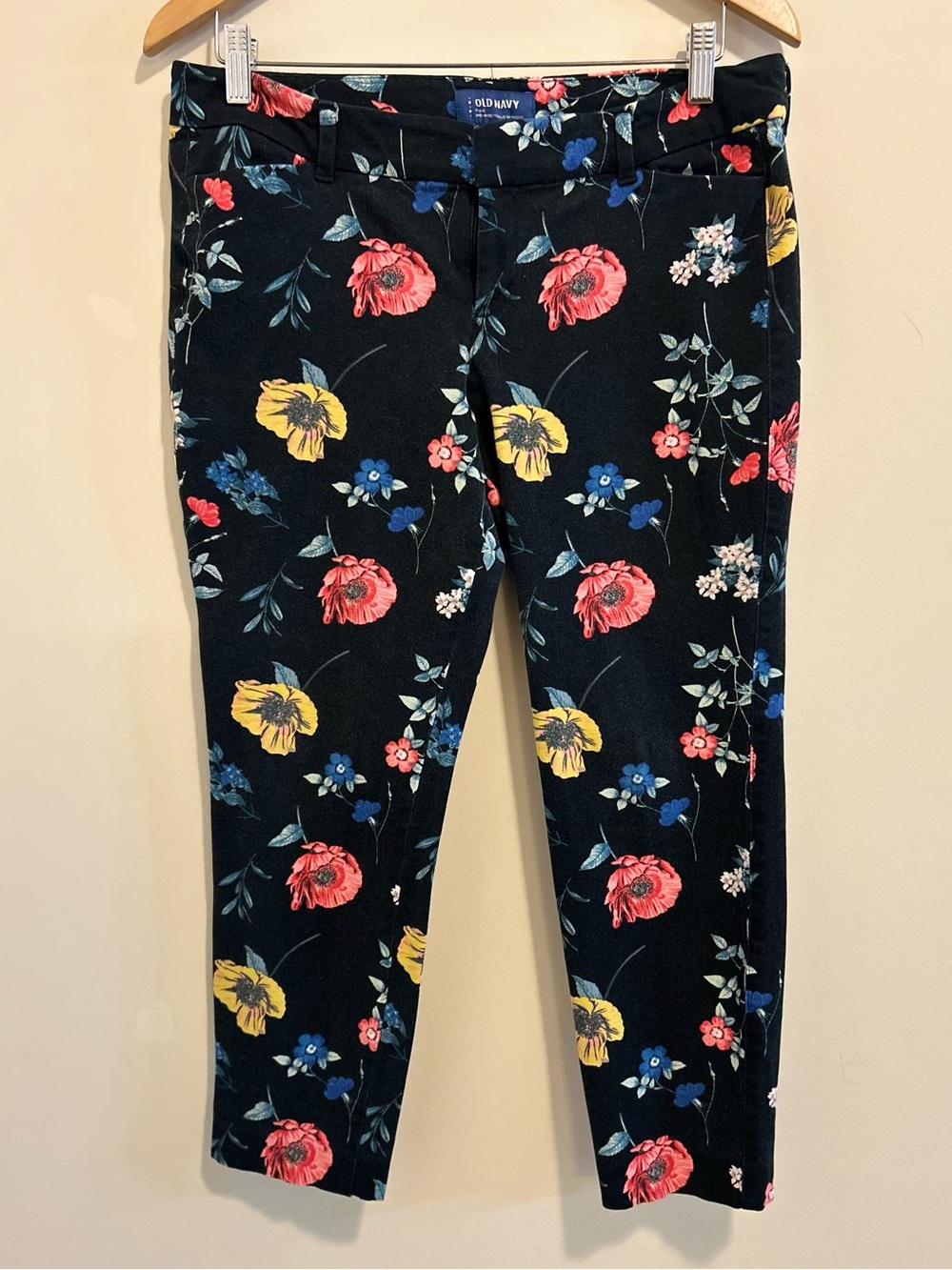 Old Navy Black‎ Floral Cropped Pants with Yellow, Red & Blue Flowers